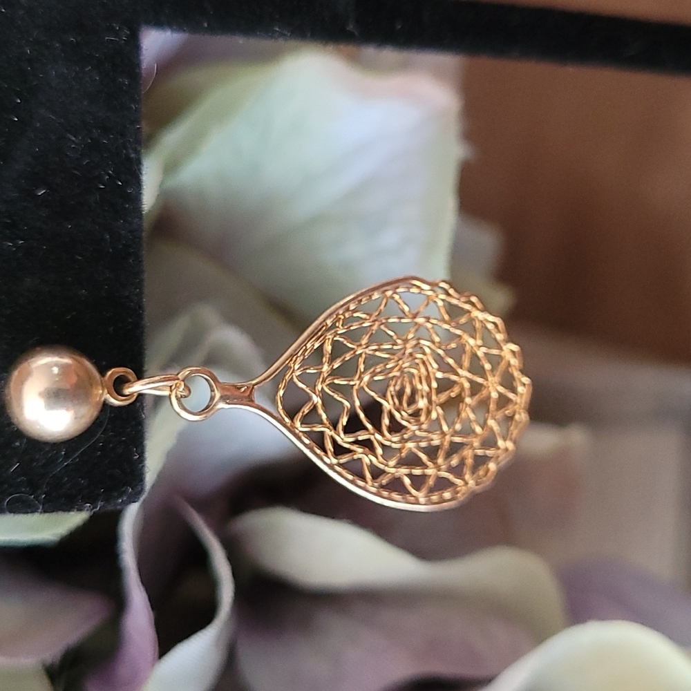 Spider Web Earrings - Picture 2 of 6